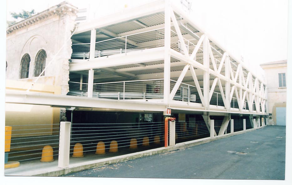 Parcheggio metallico